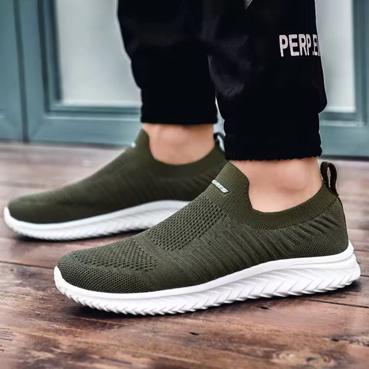 Ganzjahres Slip-On Schuhe, orthopädisch, bieten Komfort und Entlastung für gesunde Füße.