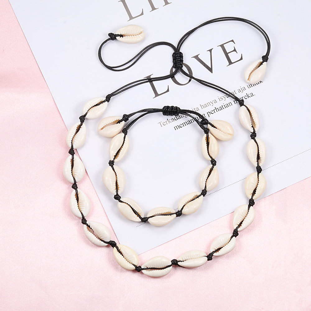 Naturmuschel Halskette & Armband Set. Handgefertigter Boho Strand-Look mit echten Muscheln und Seilkette.