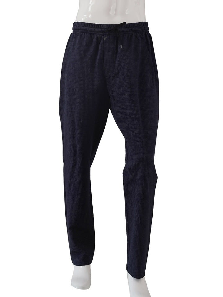 Dunkelblaue Herren Joggpant, ideal als luftige Sommerhose für ultimativen Komfort und lässigen Stil.