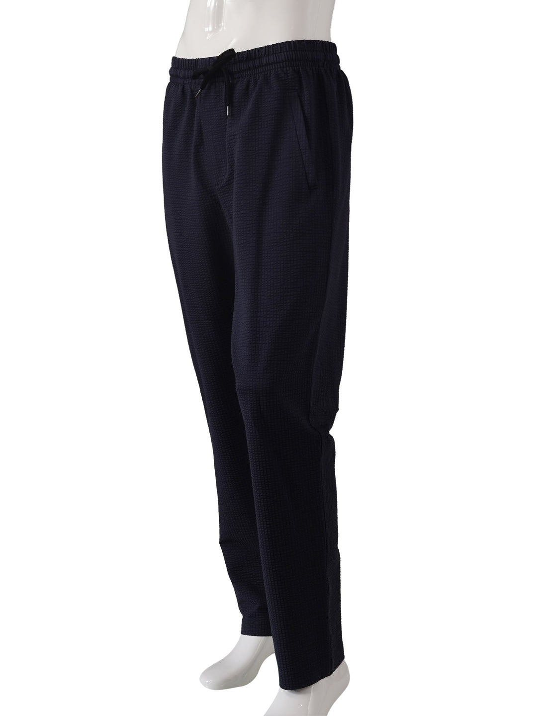Atmungsaktive dunkelblaue Herren Joggpant. Perfekte Sommerhose für Bequemlichkeit und entspannte Tage.