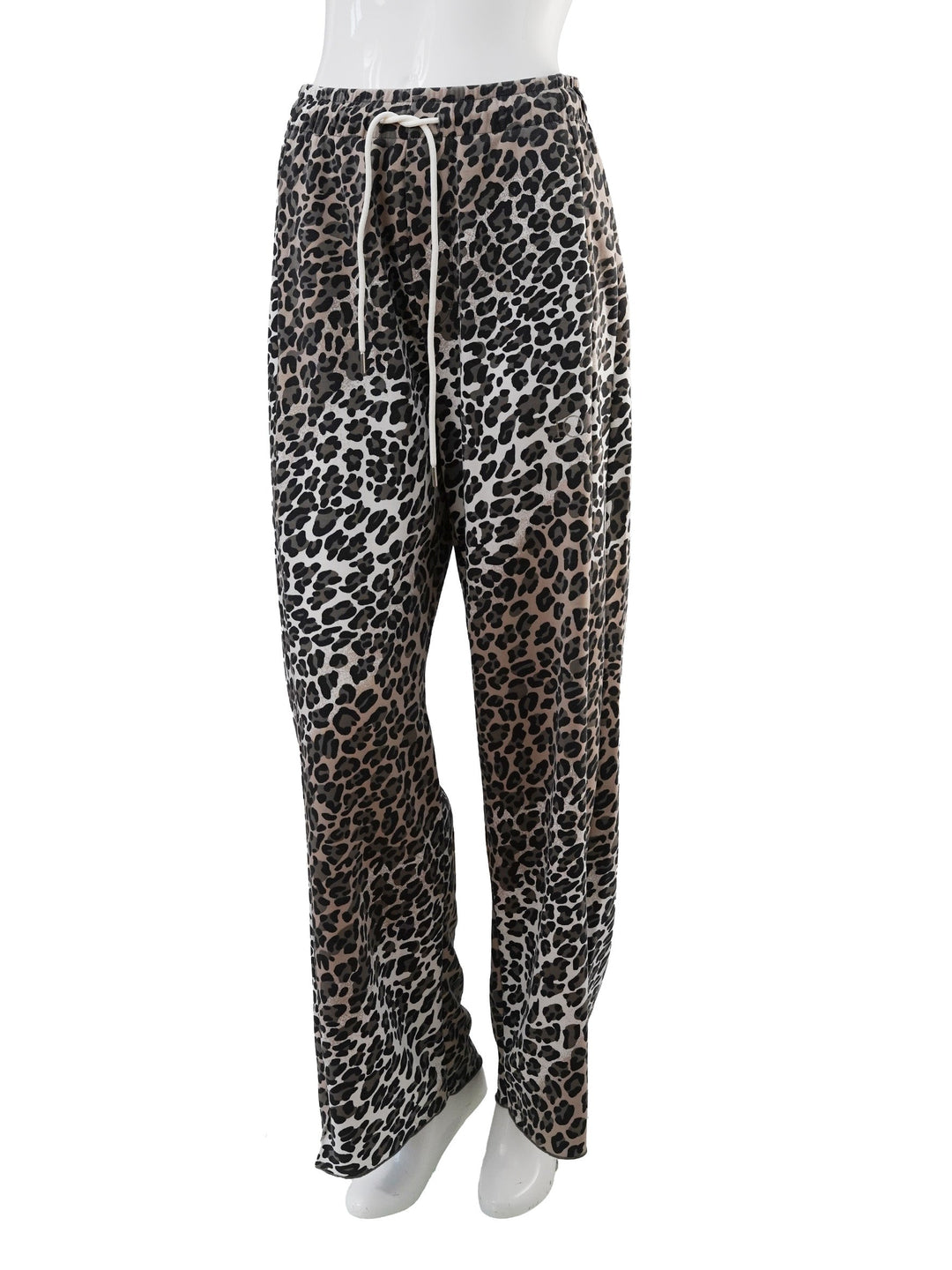 Bequeme Damen Jogginghose mit trendigem Leo-Print. Lockerer Joggpant für Freizeit und Alltag.