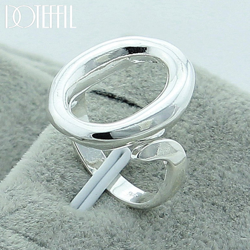 Unisex offener Kreisring aus Sterlingsilber, verstellbar für eleganten Look, als Schmuck. (96 Zeichen)