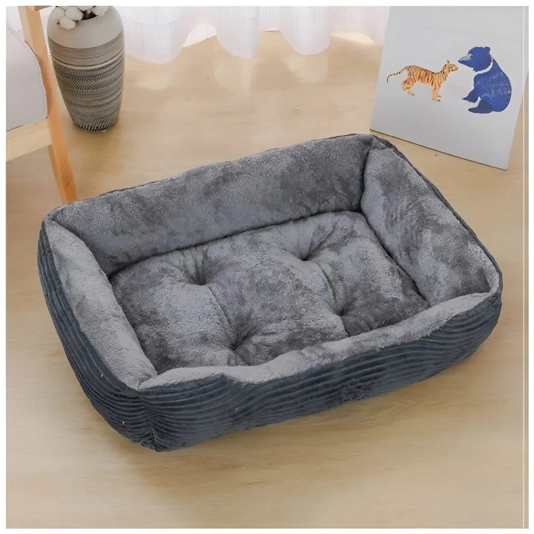 Waschbares, orthopädisches Plüsch-Hundebett & Katzenbett mit rutschfester Unterseite für Hygiene und Sicherheit.