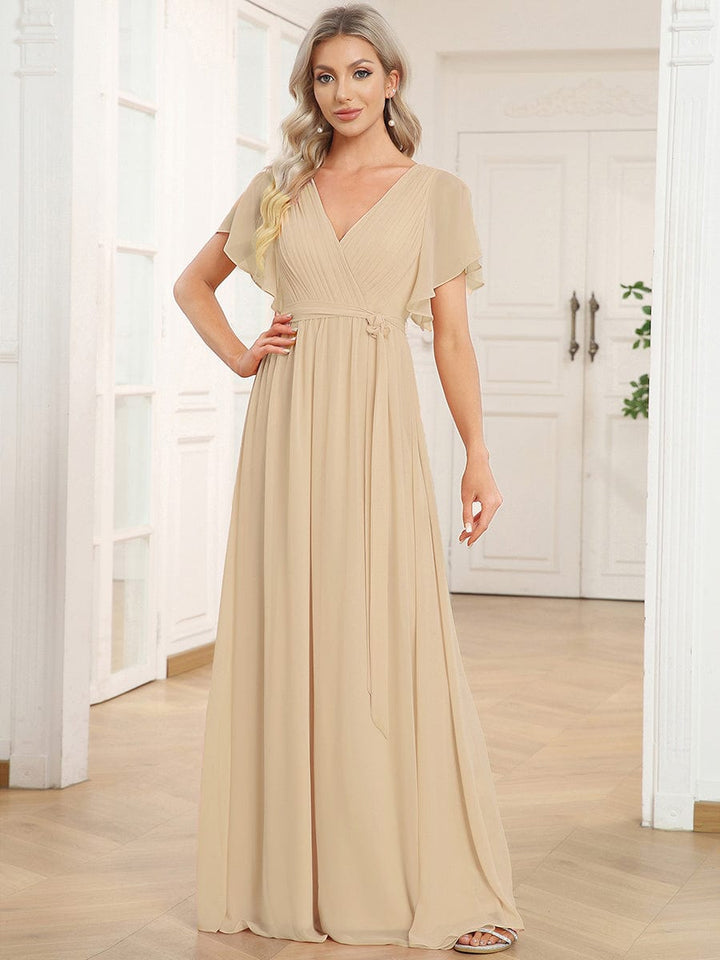 Stilvolles schwarzes Maxikleid A-Linie, V-Ausschnitt & Flügelärmel, für Abendmode.