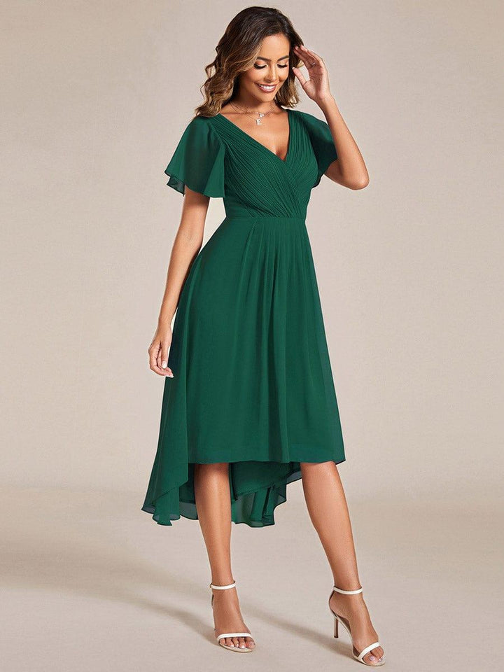 Flieder Vokuhila Abendkleid für Damen, elegant & festlich für Hochzeiten oder besondere Anlässe.