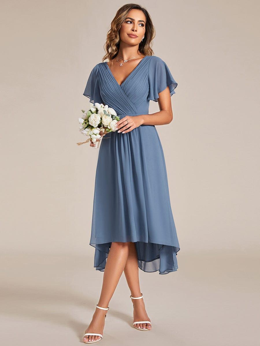Silbernes Vokuhila Abendkleid für Damen, elegant & festlich für Hochzeiten oder besondere Anlässe.