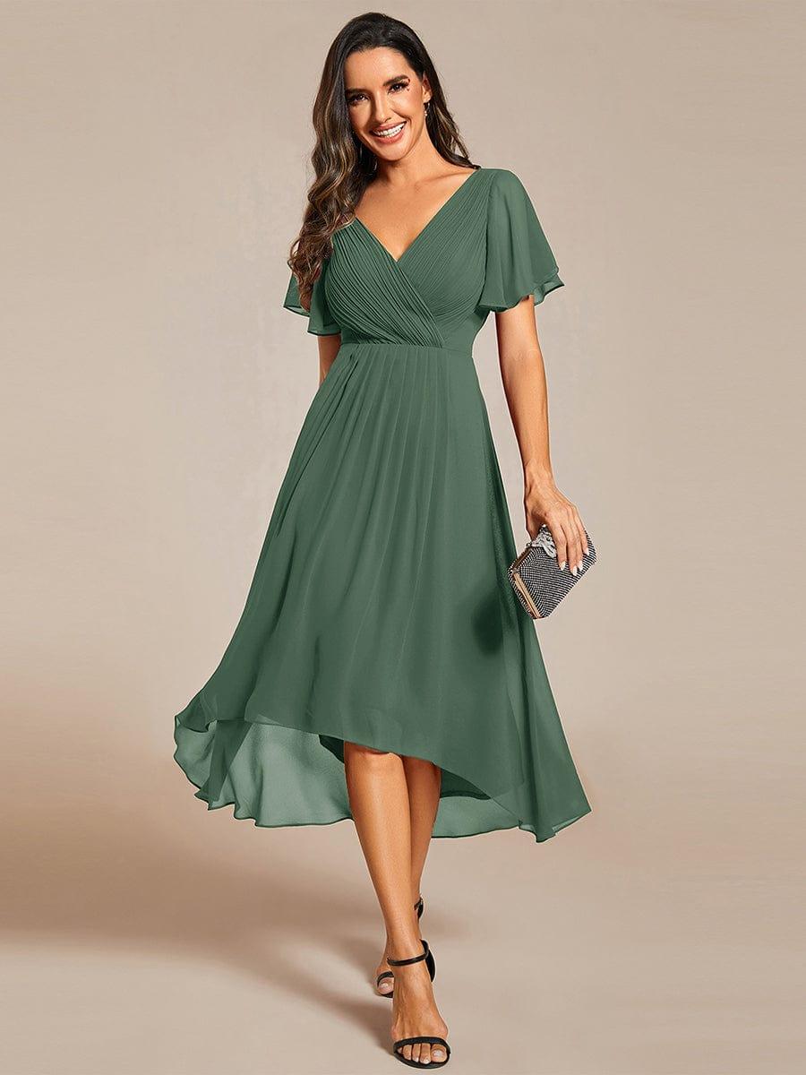 Glamouröses Magenta Vokuhila Abendkleid, figurschmeichelnde A-Linie und Empire-Taille; festlich.