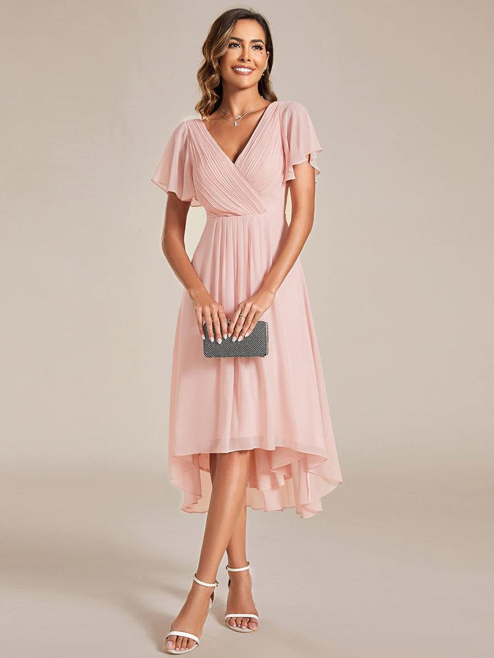 Beiges Vokuhila Abendkleid für Damen, elegant & festlich für Hochzeiten oder besondere Anlässe.