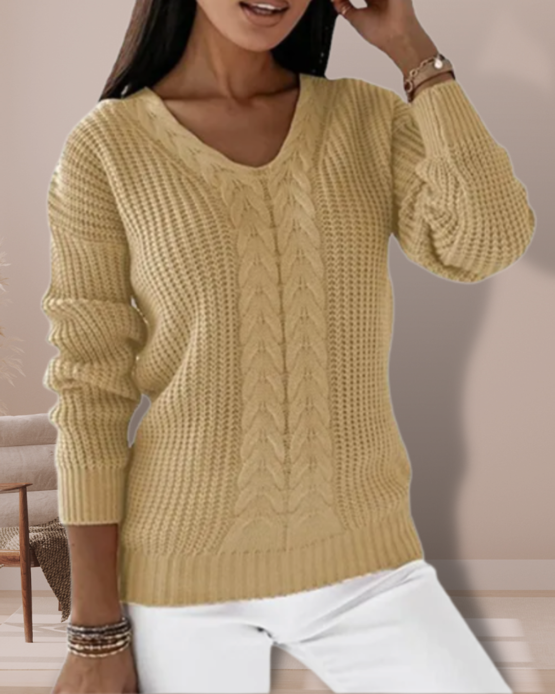 Kuscheliger Damen Strickpullover mit V-Ausschnitt, Langarm. Ideal für Freizeit und stilvolle Damenmode.