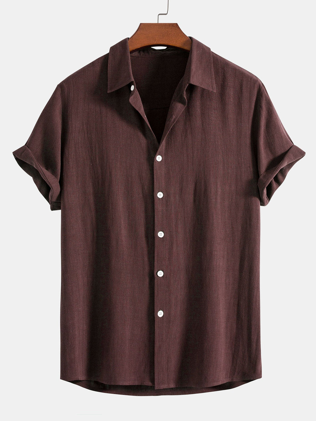 Stilvolles Herren Sommer-Set: atmungsaktives Poloshirt und leichte Freizeithose, ideal für Urlaub & Strandmode.