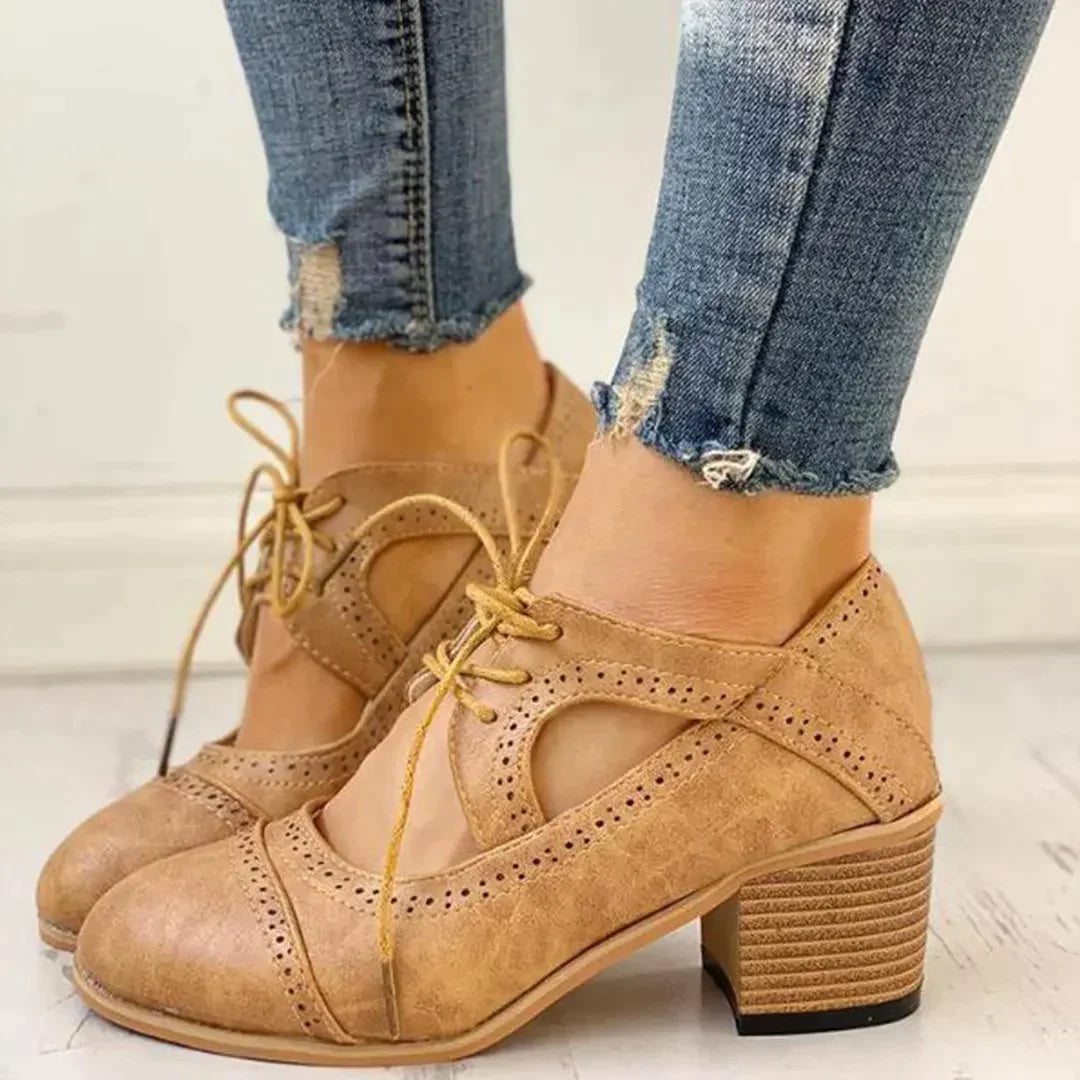 Vintage Damen Komfortschuhe mit Riemen, ergonomisch geformt für Alltag und Fußgewölbeunterstützung.