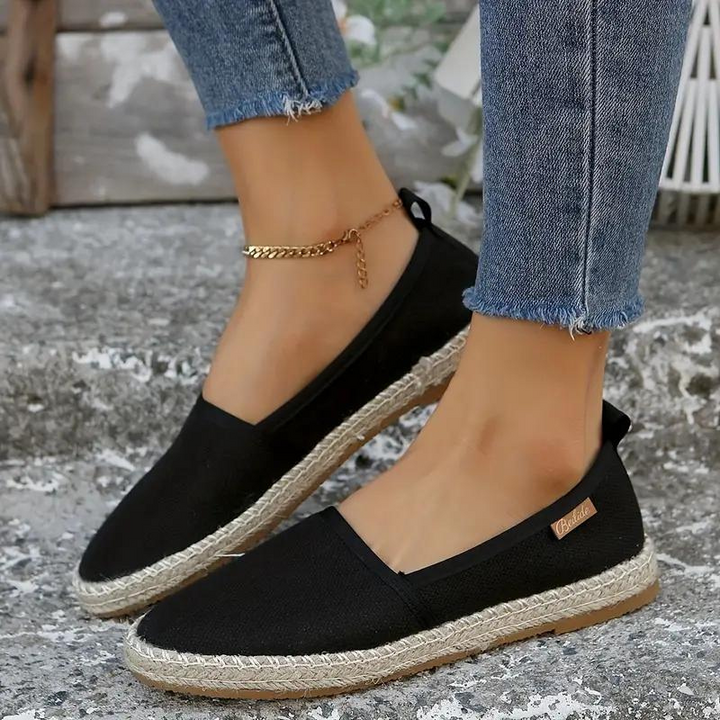 Elegante glitzernde Damen Espadrilles, leichte und bequeme Sommerschuhe. Ideal als flache Slip-on für den Urlaub.