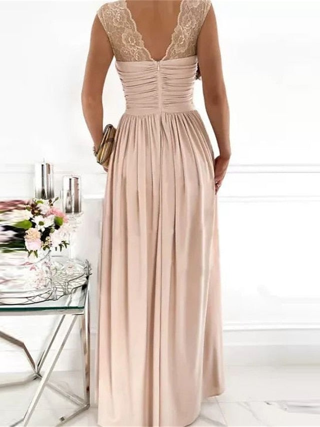 Festliches Damenkleid mit V-Ausschnitt, schlicht, elegant & zeitlos für besondere Tage.