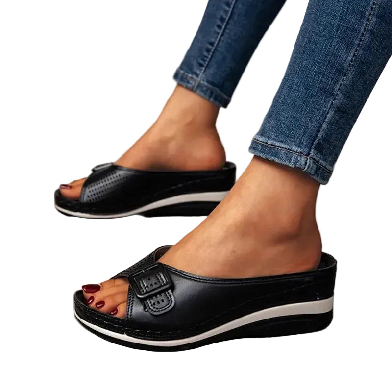 Orthopädische Damensandalen mit Stoßdämpfung für Komfort und gesunde Füße im Alltag.