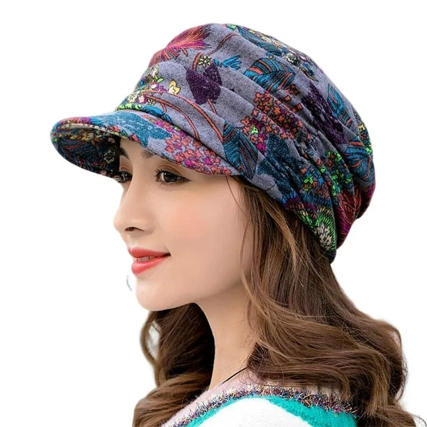 Warme Unisex Wintermütze Honig mit Ohrenklappen. Kuschelige Beanie-Kopfbedeckung, ideal für Herbst & Winter Mode.