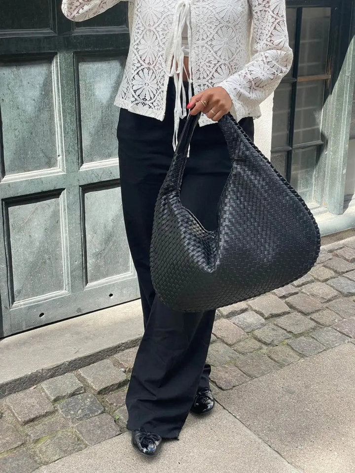 Damen Hobo Handtasche, elegant & geräumig, verfügbar in Schwarz, Weinrot & Hellbeige, perfektes Alltagsaccessoire.