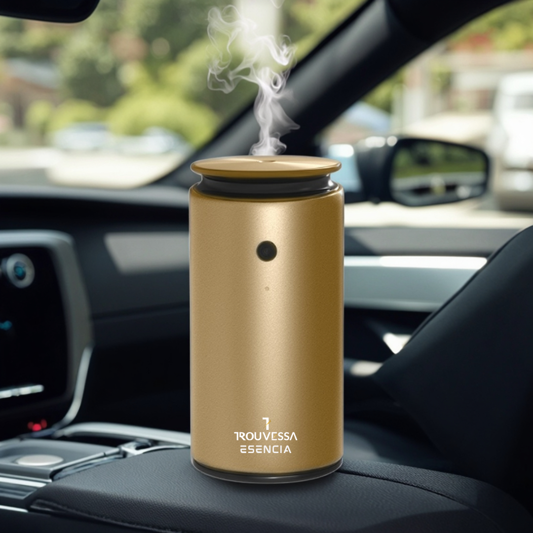 Stylischer goldener Aroma Diffusor, vielseitiges Geschenk für angenehme Raumdüfte zuhause oder auf Reisen.