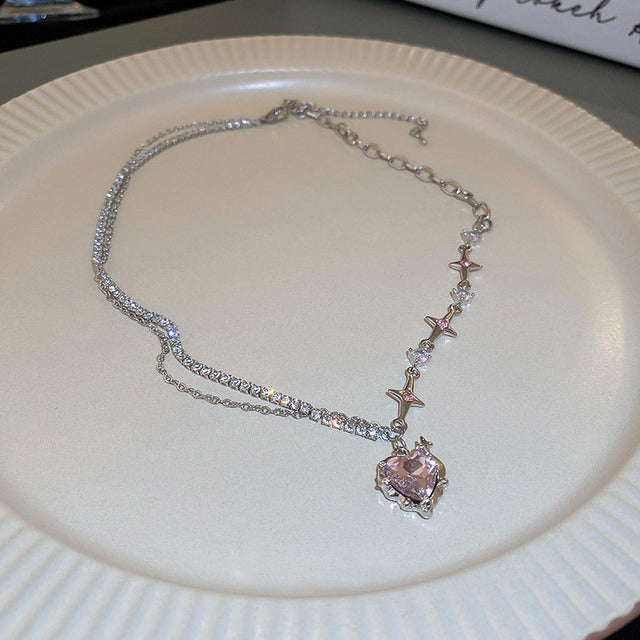 Geschenkidee für Damen: Elegante Halskette & Ohrringe mit Tropfen, Herz & Schmetterling.
