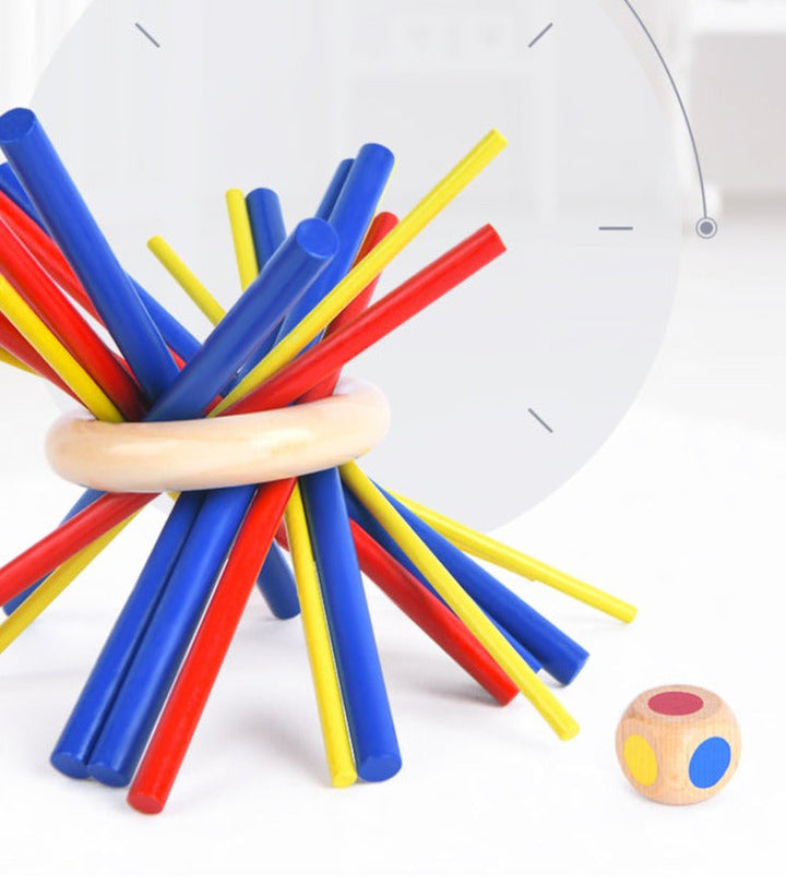 Buntes Mikado-ähnliches Holzspielzeug: Balance-Spiel für die ganze Familie. Fördert Geschicklichkeit & Geduld.