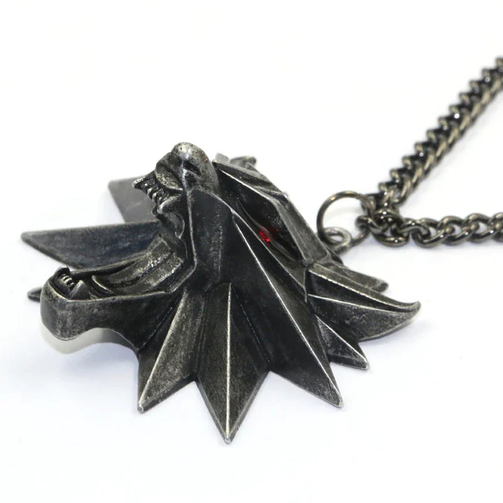 Robustes Edelstahl Wolfsmedaillon, silberne Halskette, langlebiger Witcher Fanartikel für Gamer.