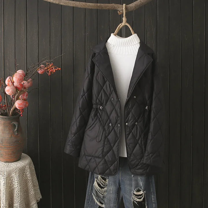 Damen Steppjacke in Übergröße, elegant gemustert, warme Herbst- und Wintermode. Modisch & bequem.