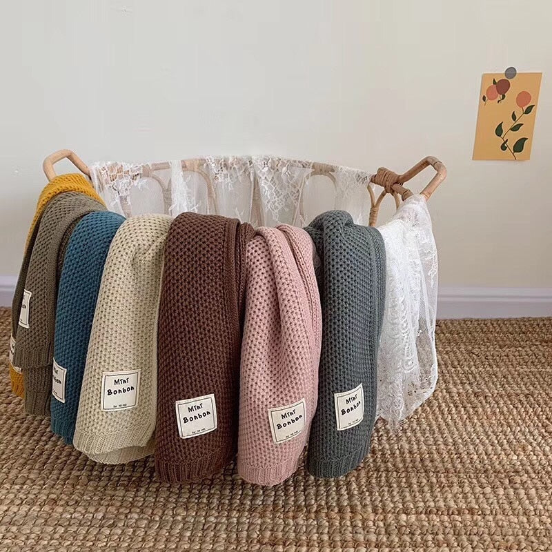 Warmer Kinder Strickschal, stilvoll und gemütlich, ideal für kleine Entdecker im Winter. Perfekter Kälteschutz.