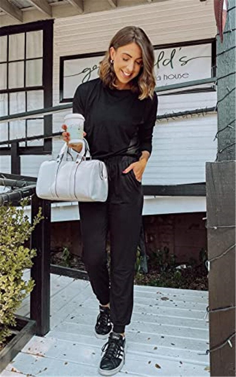 Moderner Damen Loungewear Anzug, 2-Teiler Set, ideale Freizeitkleidung für Komfort und Stil.