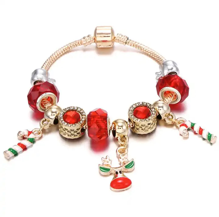 Damen festliches Charm-Armband mit Rentier- & Weihnachtsbaum-Anhängern für weihnachtlichen Glanz, Winter-Schmuck.