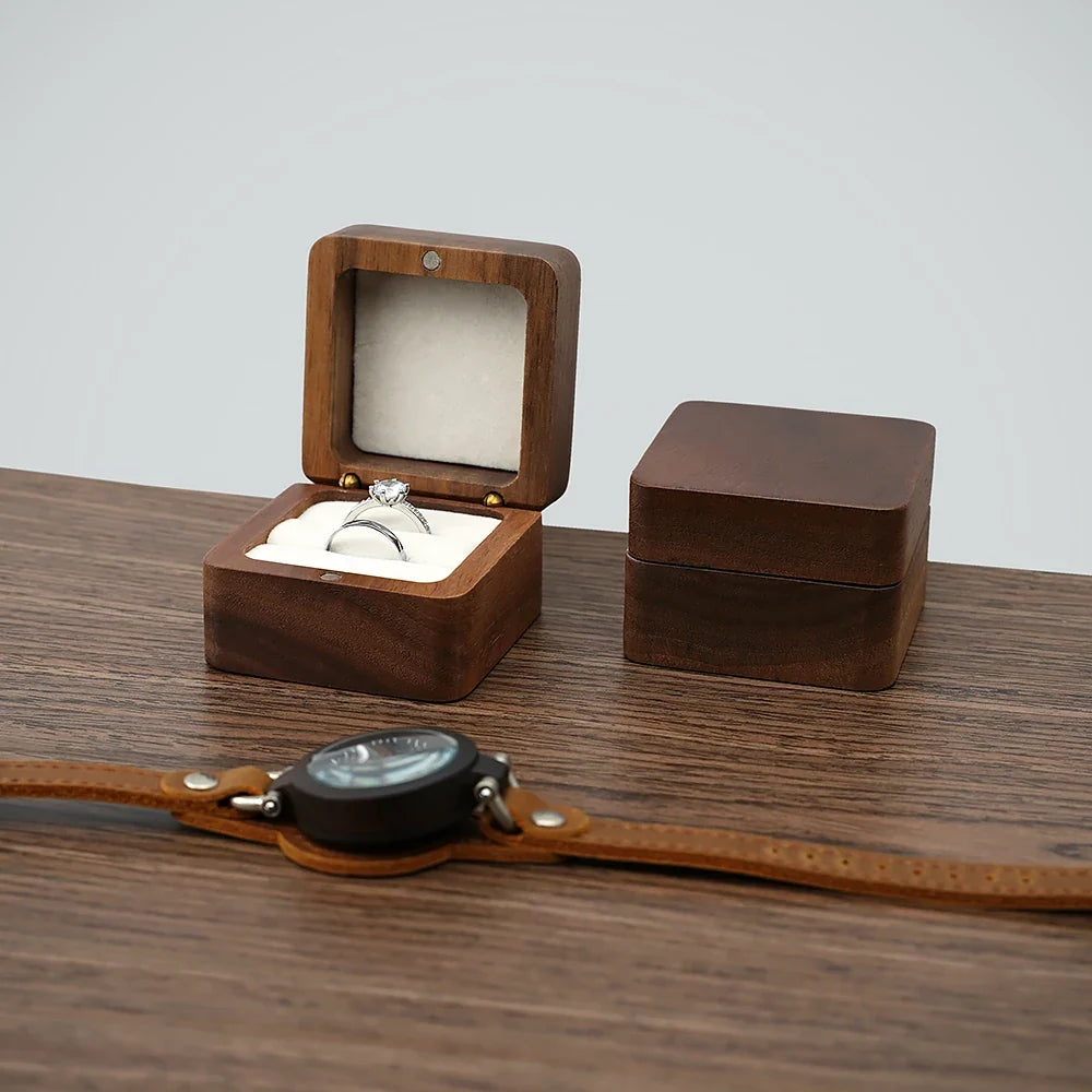 Elegante Schmuckaufbewahrung: Mini-Schmuckkästchen aus Holz für Ringe & Ohrringe.