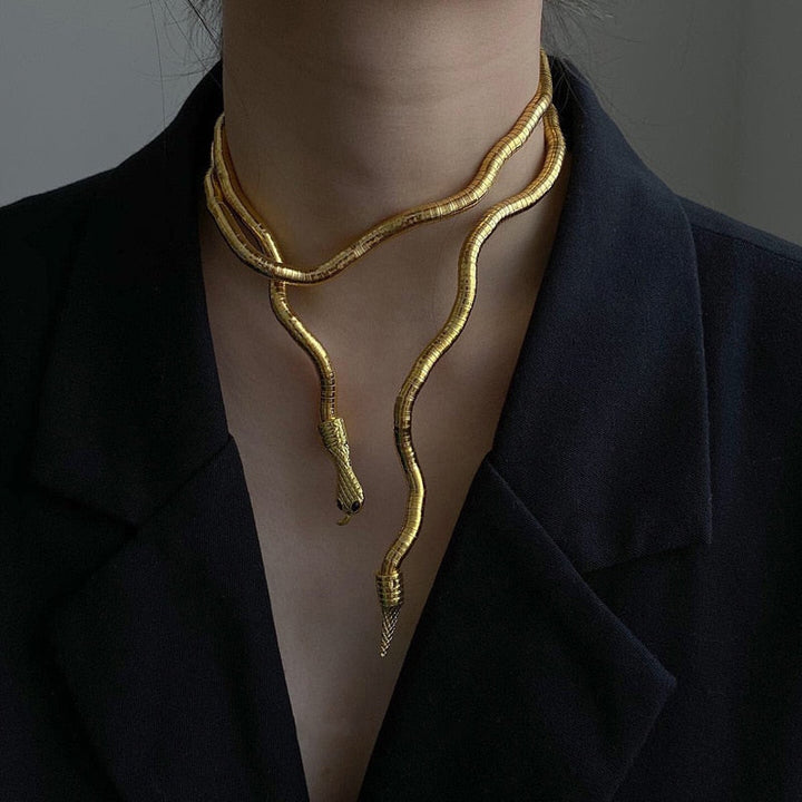 Elegante Damen Schlangen Halskette aus glänzendem Metall; Statementkette im Tierdesign, perfekt als Modeschmuck Geschenk.