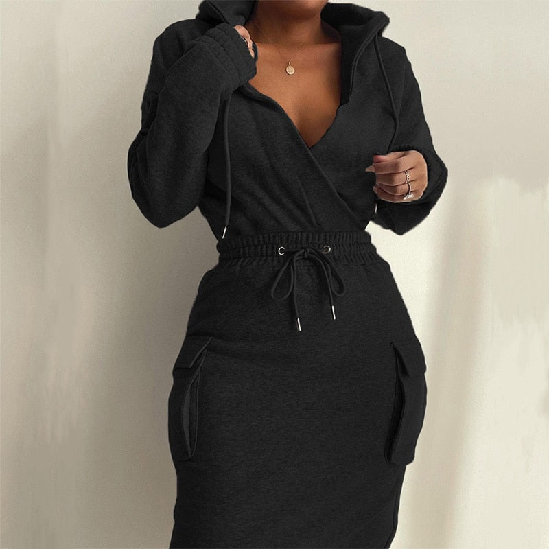 Stilvolles Damen Freizeit-Set: Hoodie & Rock, perfekt für Alltag & Frühling.