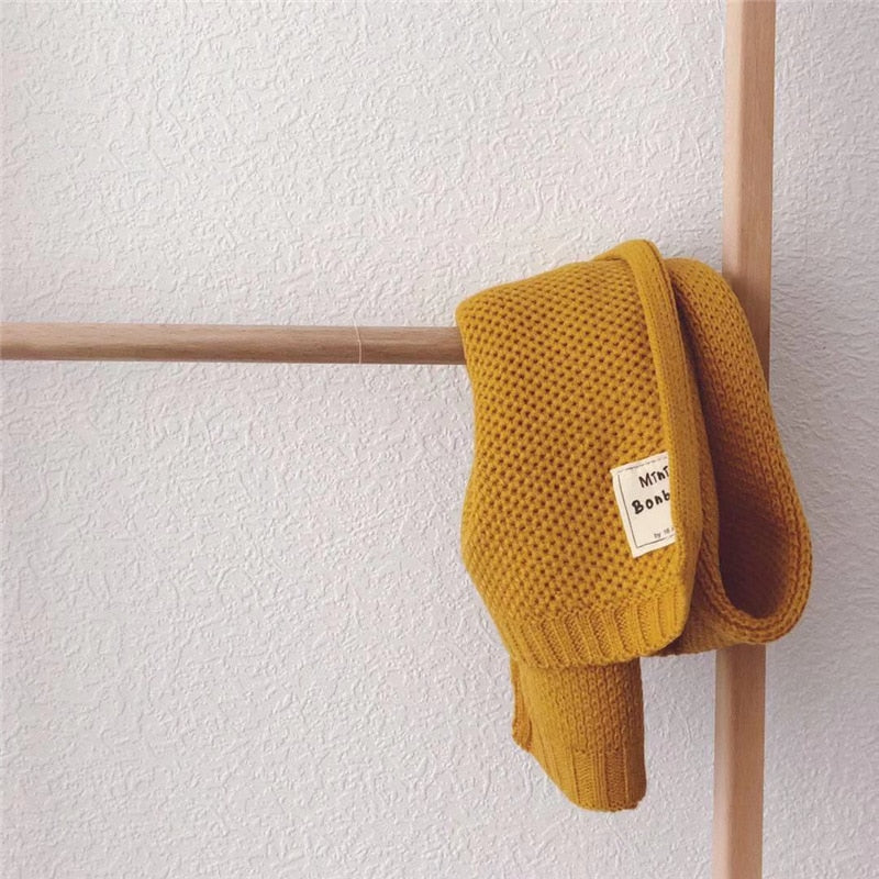 Strick Kinderschal, weich und extra warm. Dieser Kinderschal schützt Mädchen und Jungen vor kalter Luft.