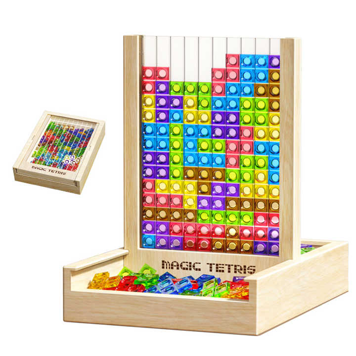 Close-up des magischen Tetris Holzpuzzles. Farbenfrohes Denk- & Stapelspiel. Pädagogisch wertvoll für alle.