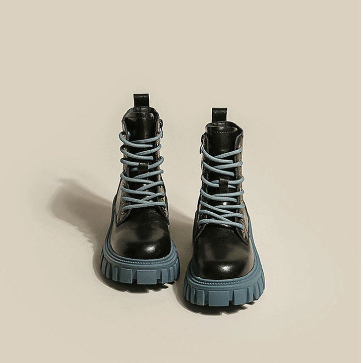 Elegante beigefarbene Damen Plateaustiefel. Herbstliche Absatzstiefel, modern & bequem. Ideale Damenschuhe.