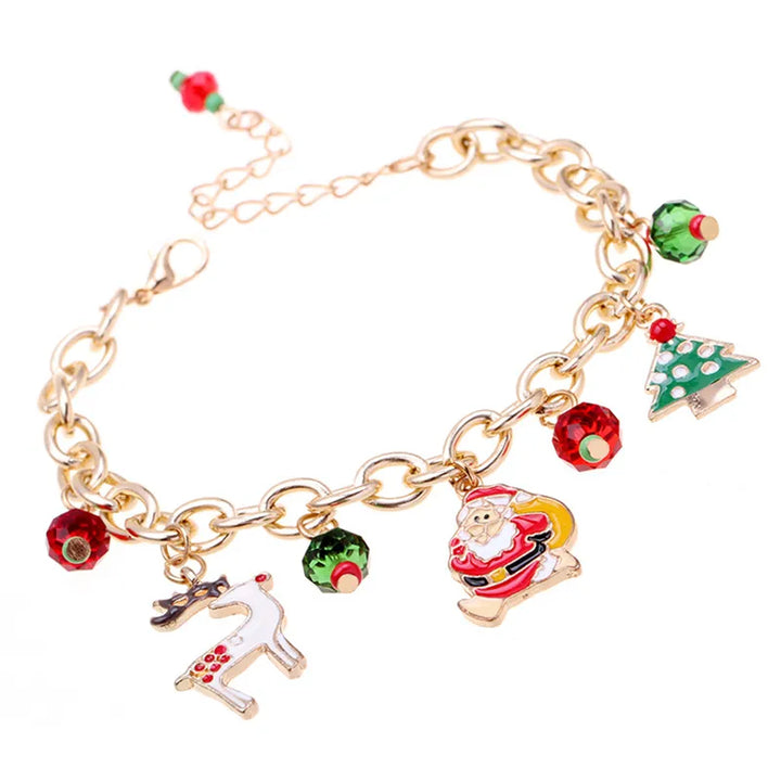 Damen Weihnachts Charme Armband, festlich verziert mit glänzenden Winterzauber-Anhängern, ideales Schmuck-Accessoire.