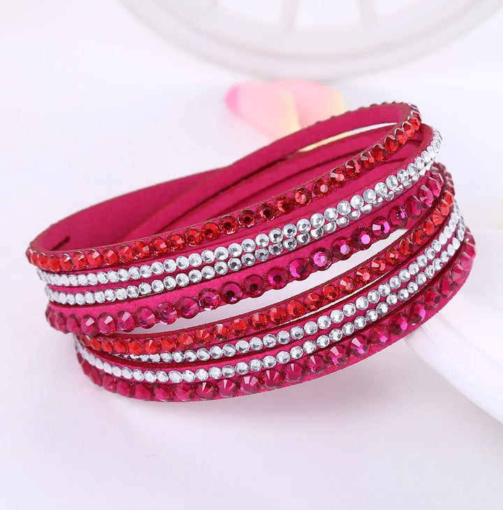 Funkelndes Unisex Strass-Wickelarmband. Ideales, modisches Geschenk oder Accessoire für Schmuckliebhaber.