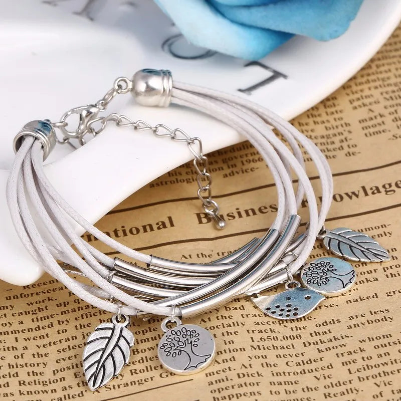 Natur-Armband für jeden Anlass, mehrlagig, verstellbar, mit Charms.