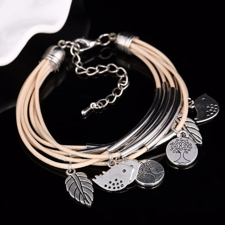 Accessoire mit Natur-Charme: Verstellbares Unisex-Armband, mehrlagig.