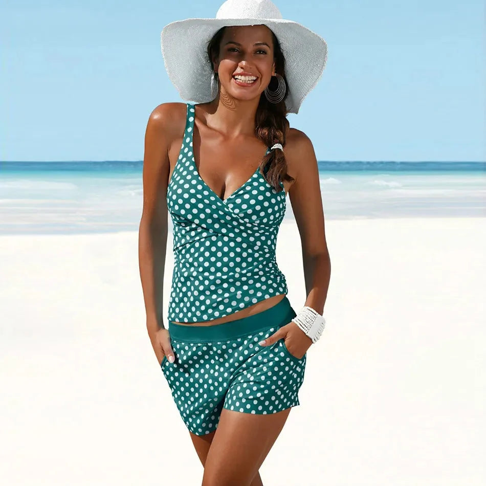 Damen Tankini Set mit Shorts: Schwarzer Punkte Badeanzug mit V-Ausschnitt & verstellbaren Trägern für Strand & Pool.