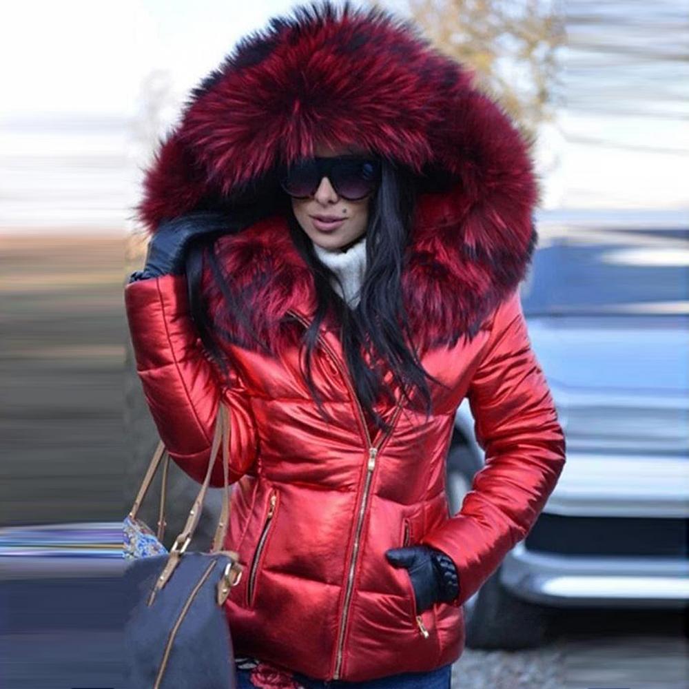 Hochwertige Damen Puffer Winterjacke mit Kapuze, kuschelig warm. Perfekte Outdoorjacke für Kälteschutz & Wintermode.