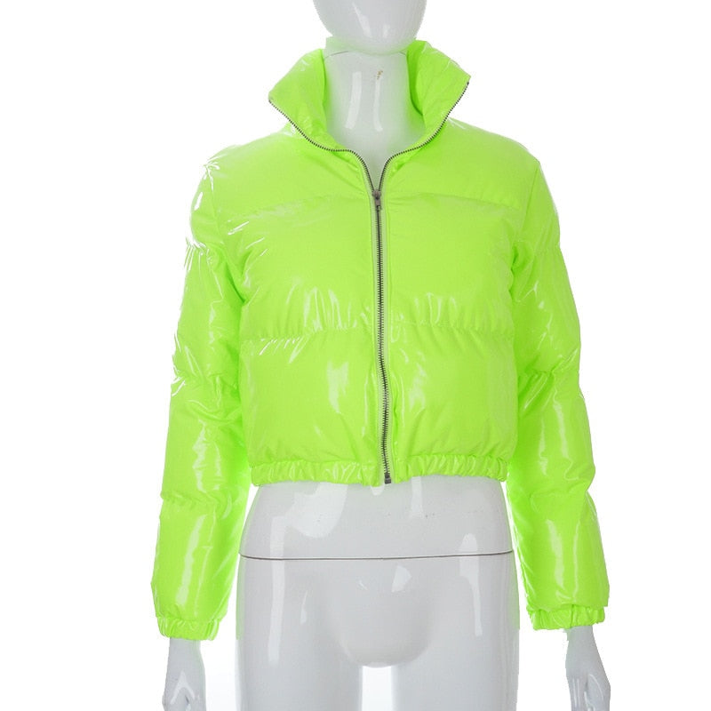 Damen Winter Pufferjacke, mit praktischen Taschen und robustem Reißverschluss.