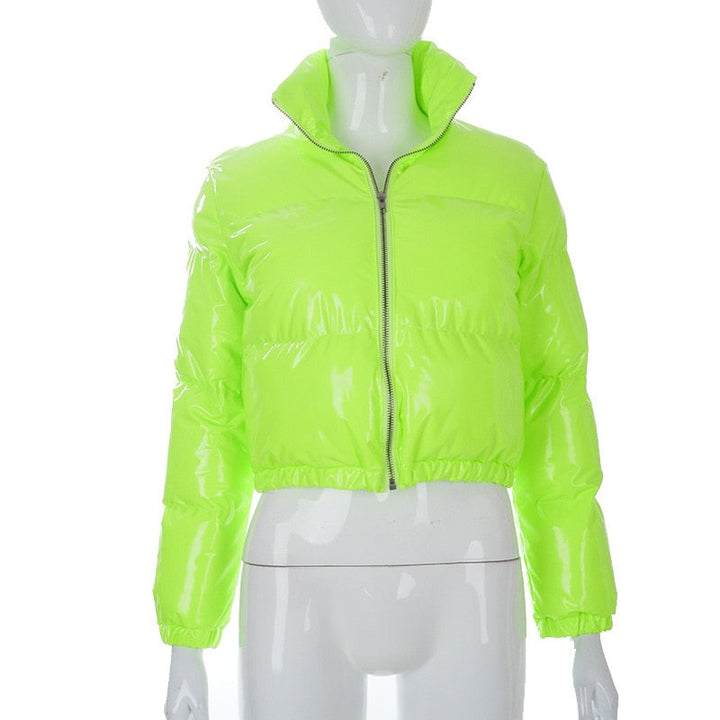 Damen Winter Pufferjacke, mit praktischen Taschen und robustem Reißverschluss.