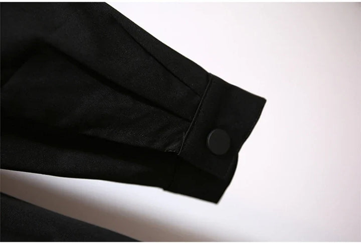 Damen Freizeit-Windjacke in Übergröße, schwarze Übergangsjacke mit Kapuze, stylisch & funktional.