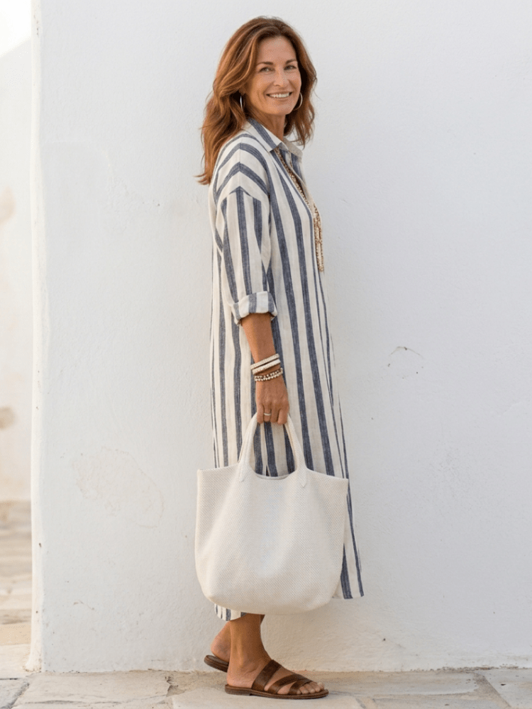 Elegantes gestreiftes Midi Hemdblusenkleid für Damen mit Knopfleiste. Ideal für Business und Freizeit.