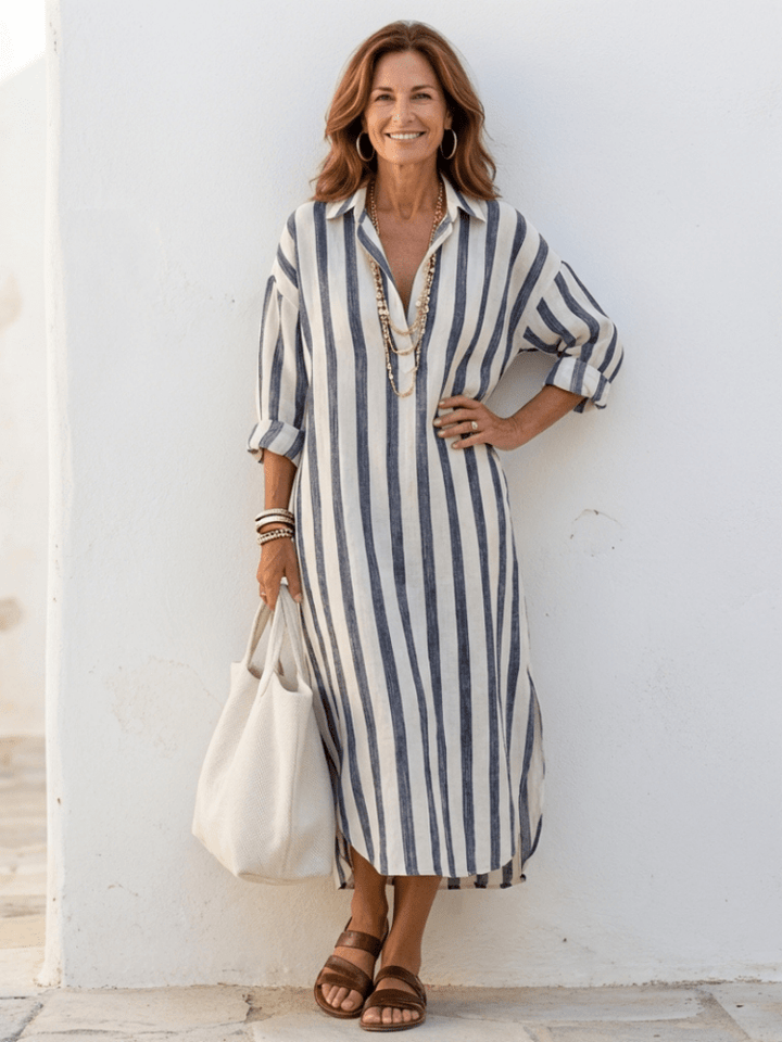 Damen Hemdblusenkleid im zeitlosen Streifen-Look. Elegant, bequem und perfekt für Sommer oder Frühling.