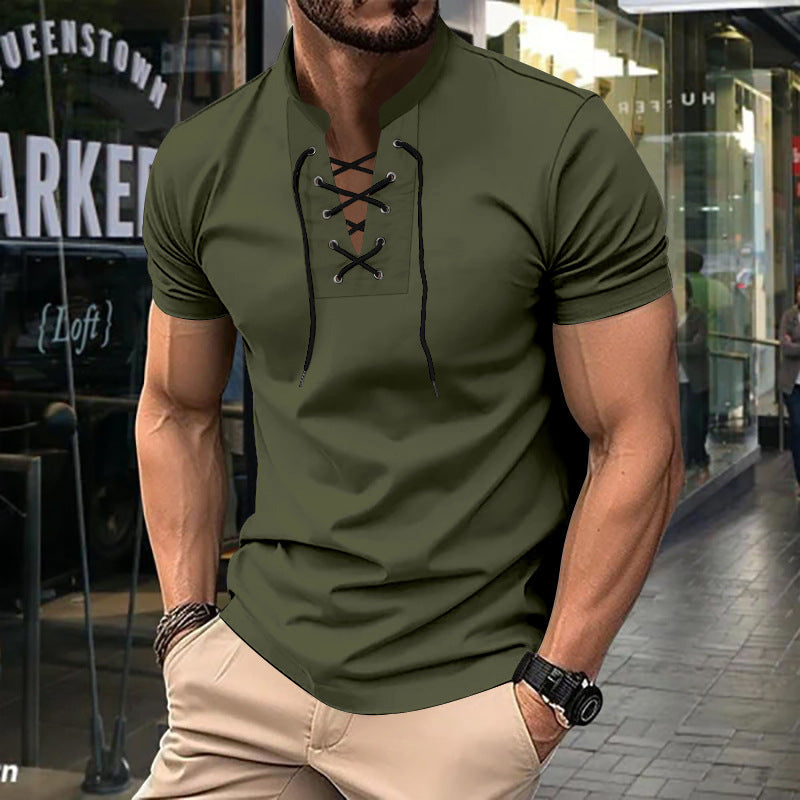 Modernes Herren Henley Kurzarmshirt Slim-Fit mit modischem Schnürausschnitt. Perfekt für Casual Streetwear.