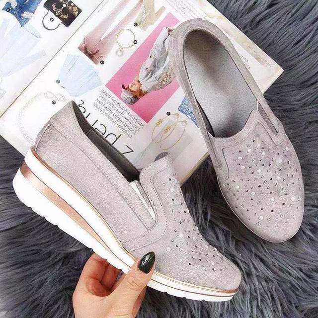 Ergonomische Damensneaker in modernem Design mit Dämpfung, ideal als bequeme Alltagsschuhe für Damen.