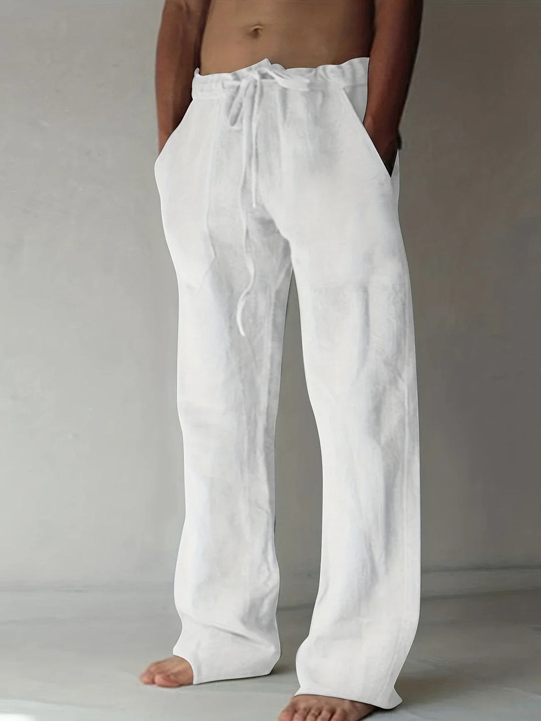 Herren Baggy Hose in lockerem Stil. Komfortable Freizeithose mit weitem Bein für entspannte Tage.
