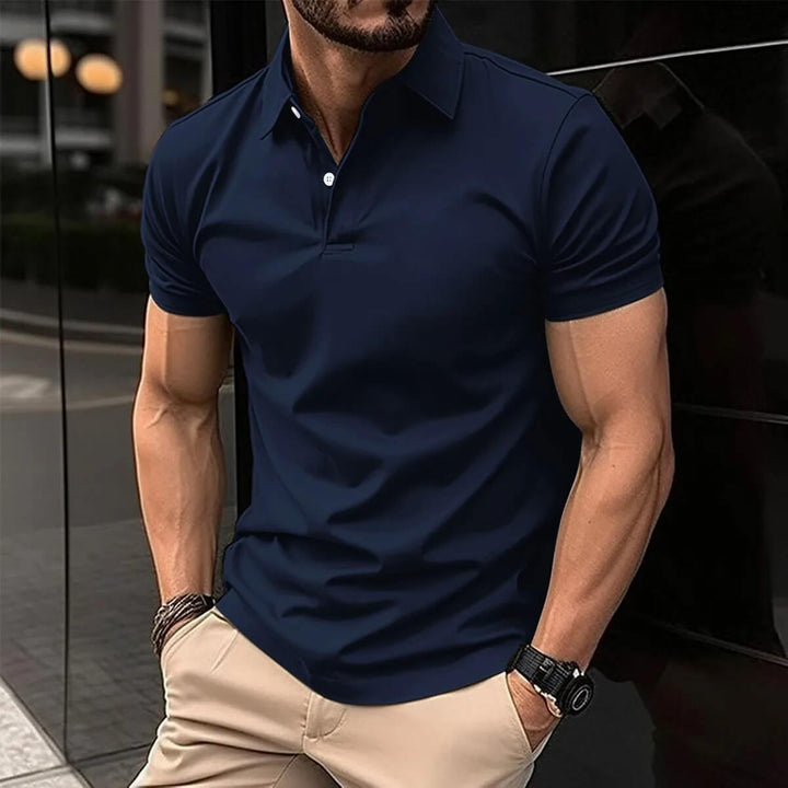 Modernes Herren Polohemd für Business Casual Outfits, elegant & bequem, kurzärmlig.