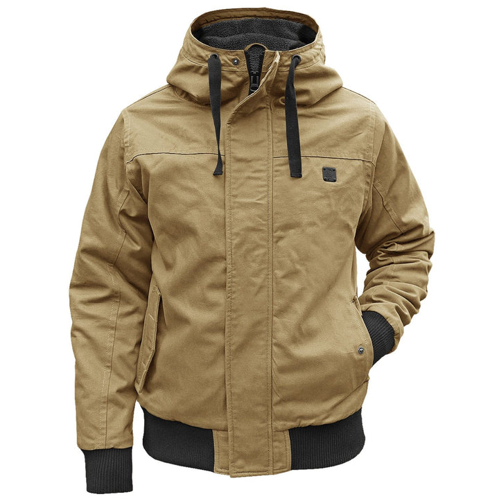Sportliche Herren Winterjacke mit Kapuze und Windschutz, ideal für kalte Tage und Outdoor-Aktivitäten.